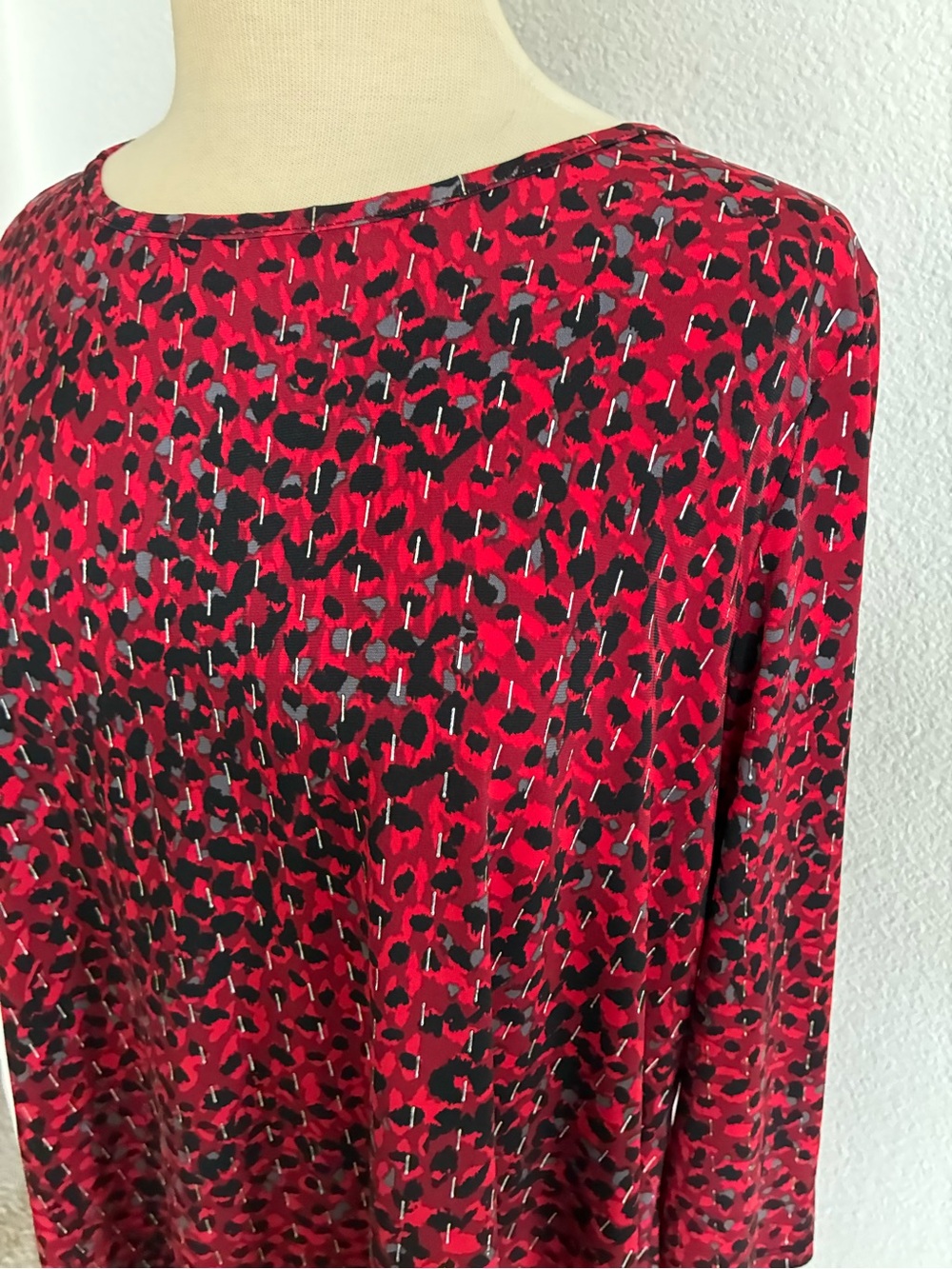 WAS $23 Rafaella tunic - Picture 4 of 6